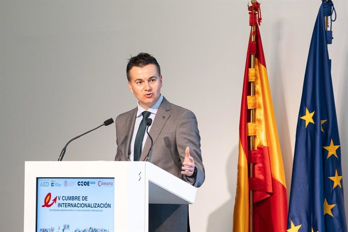 Archivo - El ministro de Industria, Comercio y Turismo, Héctor Gómez, interviene durante la clausura de la 'V Cumbre de Internacionalización, en la Sede de la Cámara de Comercio de España, a 13 de junio de 2023, en Madrid (España). 