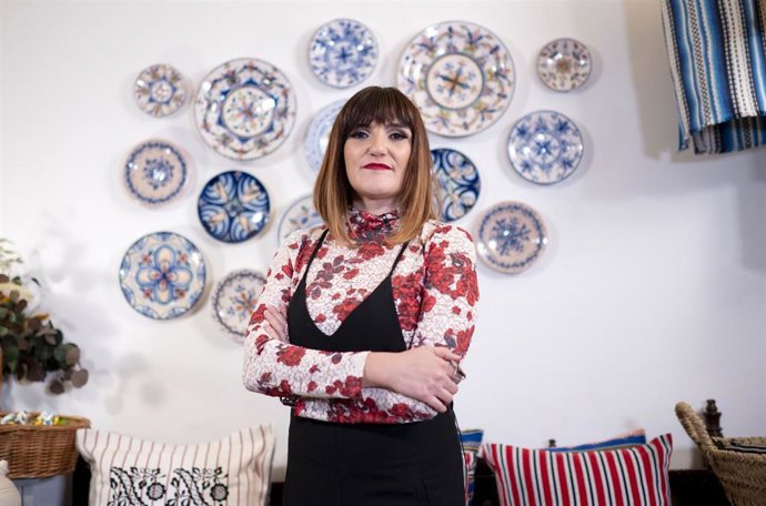 Archivo - La cantante Rozalén posa durante una entrevista con Europa Press, en Eturiel, a 10 de noviembre de 2022, en Madrid (España).