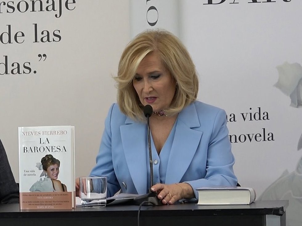 NIEVES HERRERO EN LA PRESENTACIÓN DEL LIBRO DE 'LA BARONESA'