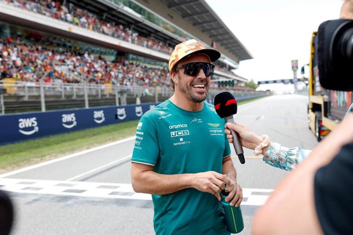 Fernando Alonso atiende a los medios antes del GP de España de F-1