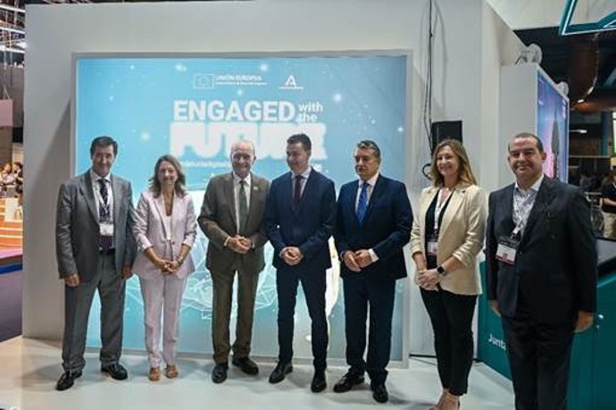 El ministro durante su visita a Digital Enterprise Show en Málaga.