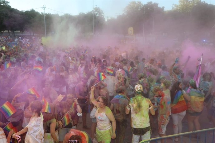 La Carrera de Colores de Fuenlabrada congrega el viernes a 3.000 personas y la Gala Dragbaret concederá los premios del colectivo LGTBI