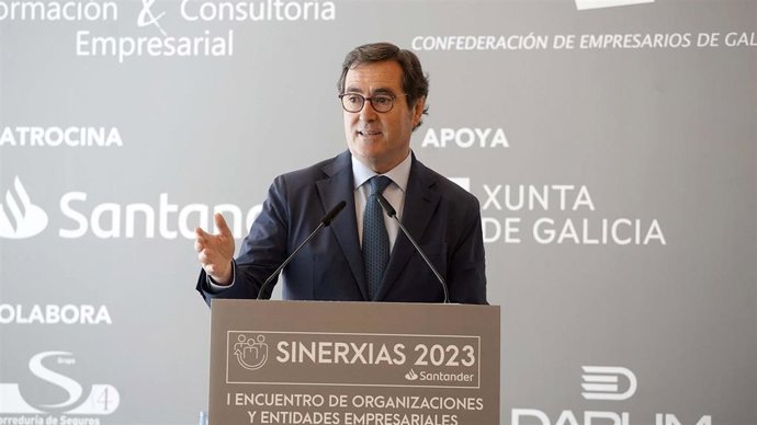 O presidente da CEOE, Antonio Garamendi, intervén en clausúraa do I Encontro de Organizacións e Entidades Empresariais de Galicia, a 14 de xuño de 2023, en Vigo, Pontevedra, Galicia (España). O acto está patrocinado polo Banco Santander e 