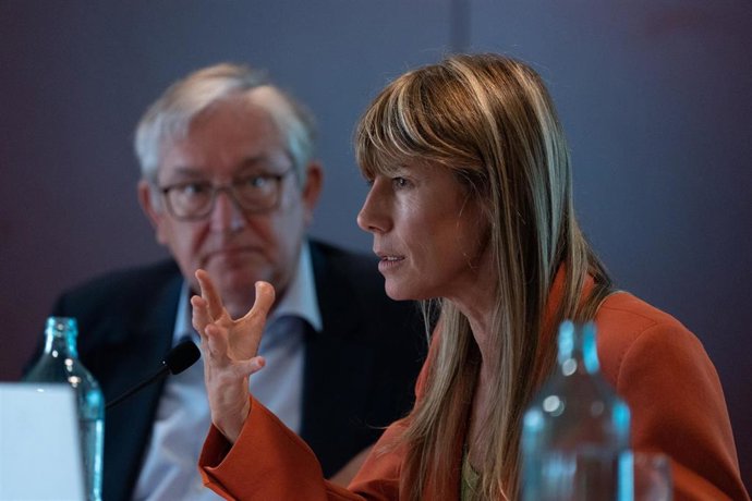 La directora de la Cátedra Extraordinaria de Transformación Social Competitiva de la Universidad Complutense de Madrid (UCM), Begoña Gómez, durante la conferencia 'Relaciones estratégicas para la captación de fondos'