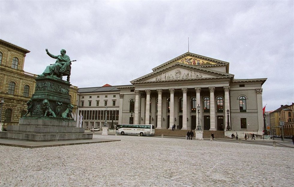 Archivo - November 7, 2000 - 001107 Mnchen: Nationalmuseum. Bildbyrn - 24359