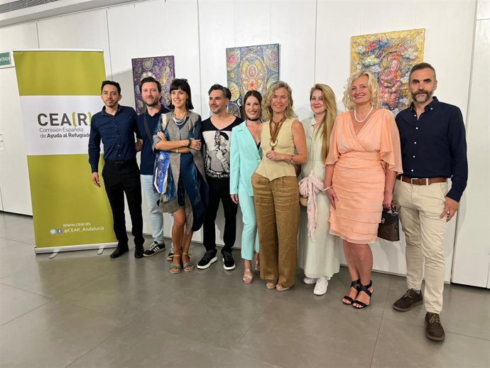 Inauguración de la muestra 'Errantes, un refugio en el lienzo', de siete artistas refugiados acogidos por CEAR, en la sede de la Fundación Caja Rural del Sur.