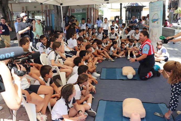 Clausura de 'Los niños y las niñas de Huelva salvan vidas' en la Plaza de las Monjas.