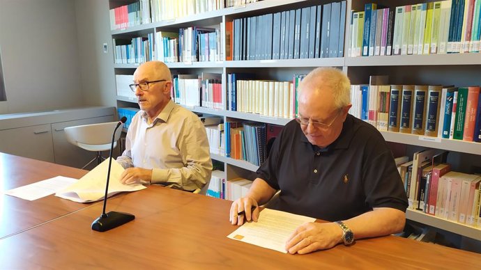 Archivo - El Síndic de Greuges, Rafael Ribó, i el jurista Joan Queralt