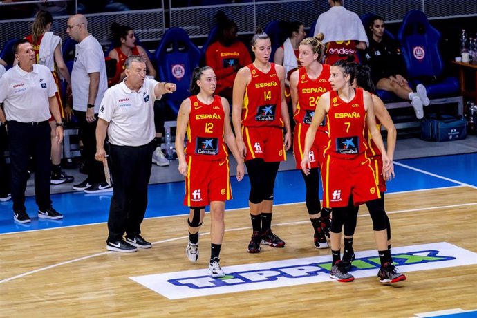 Jugadoras de la selección española, en un amistoso previo al Eurobasket Femenino.