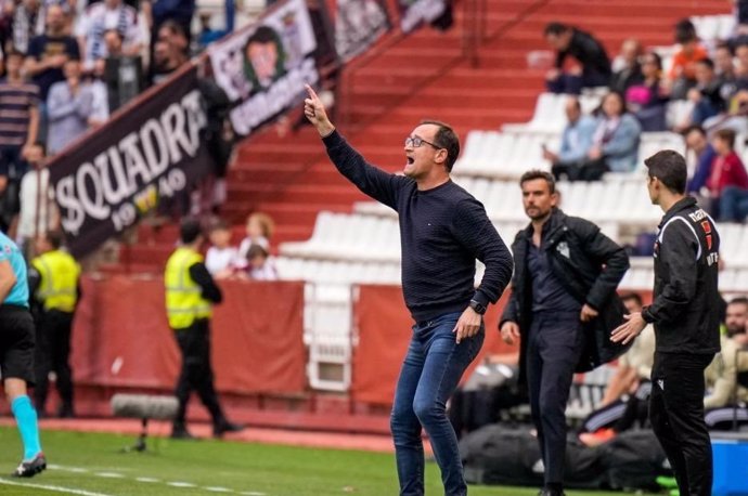 Joseba Etxeberria, en un partido con el CD Mirandés.