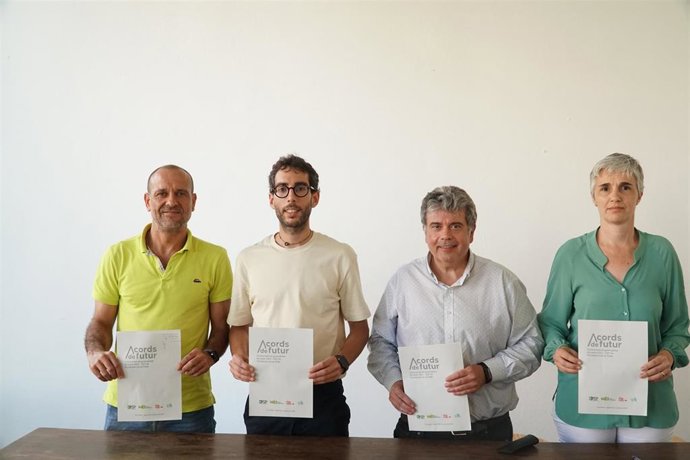 Representantes de las cuatro formaciones que gobernarán Sa Pobla tras llegar a un acuerdo.