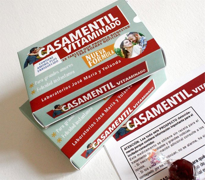 Invitación de boda tipo caja de medicamento