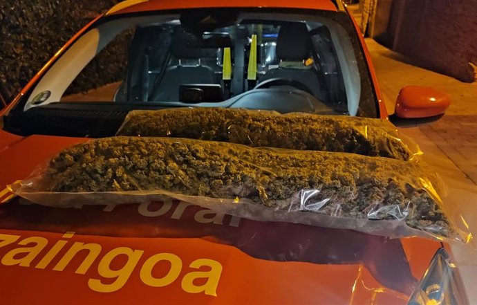 Bolsas de marihuana requisadas al detenido