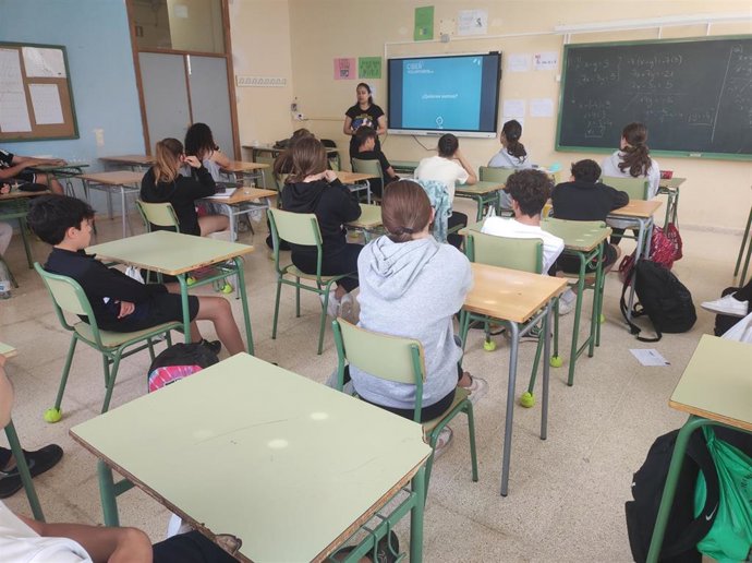 Fundación Cibervoluntarios ofrece talleres en centros educativos para combatir el discurso del odio en la red
