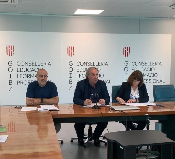 El conseller de Educación y Formación Profesional en funciones, Martí March, en rueda de prensa