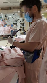 Foto: El IDIVAL desarrolla un exoesqueleto para cirujanos que reduce su fatiga en intervenciones endoscópicas