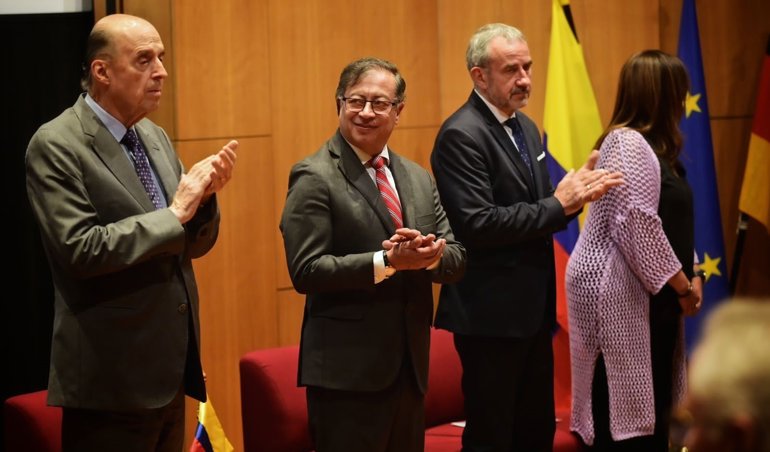 Política