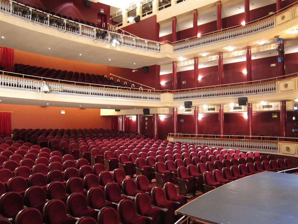 Archivo - Butacas, teatro Bretón de Logroño                            
