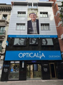 Promoción del mes del audífono en Opticalia Quesada en Oviedo.