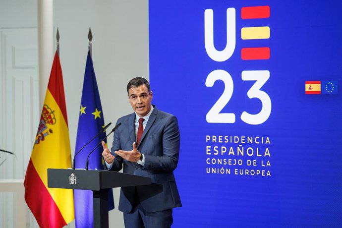 El presidente del Gobierno, Pedro Sánchez, presenta las prioridades de la Presidencia española del Consejo de la UE, en el Palacio de la Moncloa, a 15 de junio de 2023, en Madrid (España). Durante la presentación, Sánchez ha enumerado los cuatro grandes