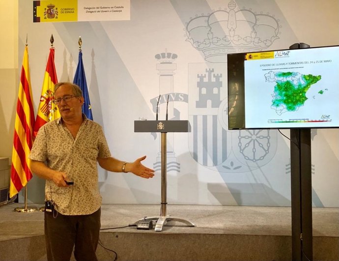 El delegado de la Aemet en Catalunya, Ramón Pascual, en rueda de prensa en la Delegación del Gobierno en Catalunya a 15 de junio