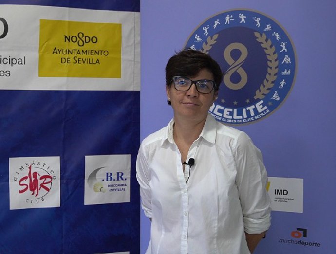 Elena González Godoy compagina su labor en la presidencia de las Cocodrilas con la tesorería de Acelite Sevilla.