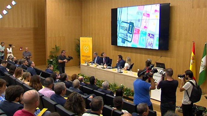 'Jornada Sobre Defensa De Los Consumidores' En Córdoba.