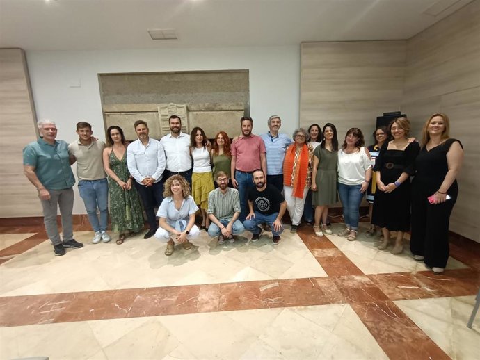 El alcalde en funciones de Cáceres, Luis Salaya ,y su equipo de gobierno y colaboradores en esta legislatura que acaba