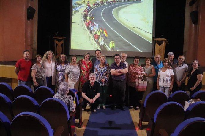 El Teatro Gutiérrez de Alba ha acogido el desarrollo de una teatralización del documental 'La desbandá 1937. Norman Bethune'.
