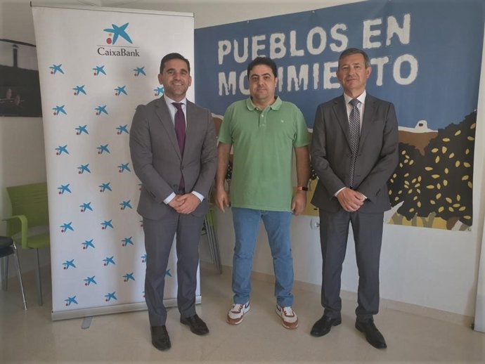 CaixaBank colabora con Satispem para impulsar el emprendimiento rural en la Sierra Sur a través de Tierra de Oportunidades.