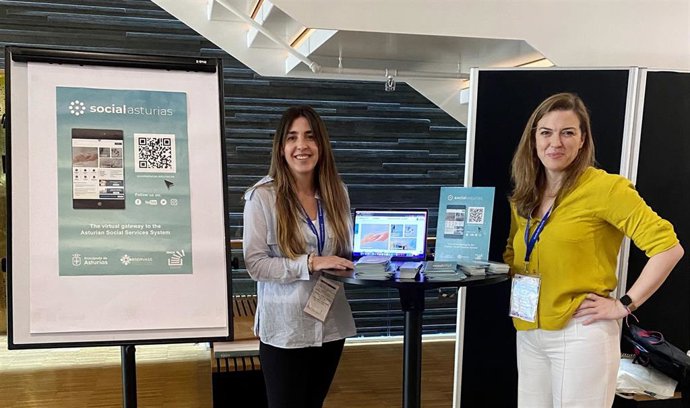 Ana Bernardo, Documentalista De La Consejería De Derechos Sociales Y Bienestar, Y Begoña López, Responsable Del Observatorio Asturiano De Servicios Sociales, Esta Mañana En El Encuentro Que Se Celebra En Suecia.