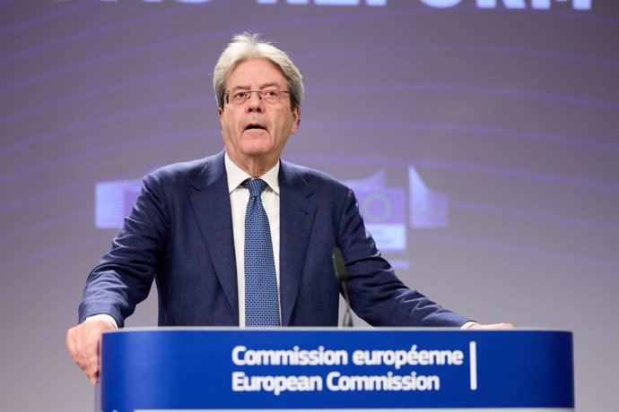 HANDOUT - 17 May 2023, Belgium, Brussels: European Commissioner for Economy Paolo Gentiloni gives a press conference on customs reform, following the weekly meeting of the von der Leyen Commission in Brussels. Photo: Christophe Licoppe/European Commissi