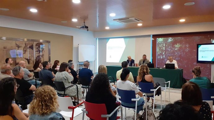 Empleo activa en Granada una campaña para prevenir el estrés térmico por altas temperaturas