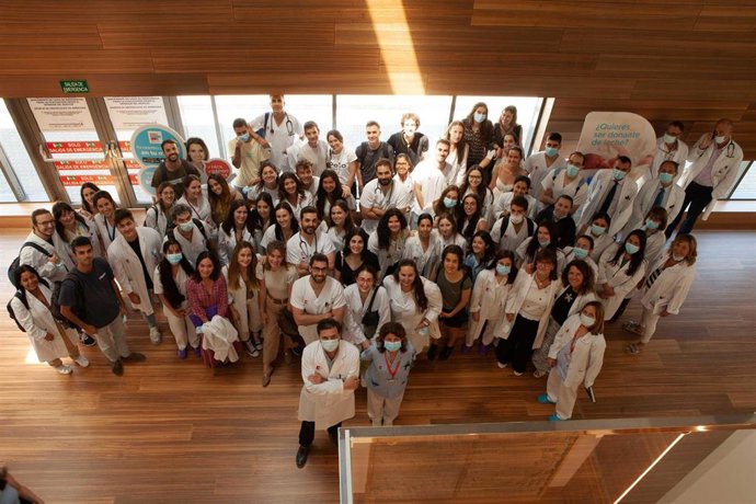 Valdecilla da la bienvenida a los 101 médicos residentes que inician su formación especializada