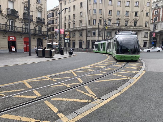 Archivo - Tranvía de Bilbao.