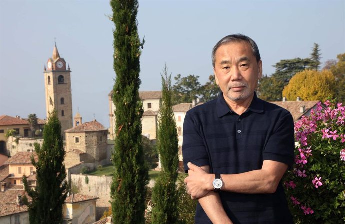 Archivo - Italy, Alba -  Octrober 11, 2019.Japanese novelist Haruki Murakami,Image: 482197202, License: Rights-managed, Restrictions: * France, Germany and Italy Rights Out *, Model Release: no, Credit line: Bruno Murialdo/Ropi / Zuma Press / ContactoPh