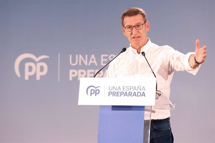El presidente del Partido Popular, Alberto Núñez Feijóo, interviene durante la Junta Directiva del Partido Popular de las Islas Baleares en el Centro de Convenciones Hipotels Platja de Palma, a 15 de junio de 2023, en Palma de Mallorca, Mallorca, Balear