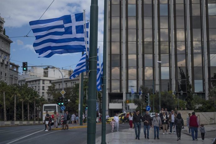 Archivo - Banderas griegas (Archivo)
