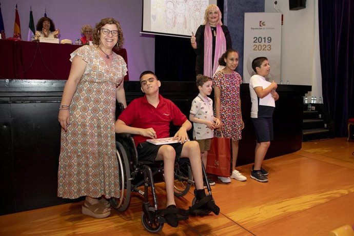 Diputación entrega los premios del VIII Concurso de Dibujos y Relatos Cortos '8 de marzo por la Igualdad'