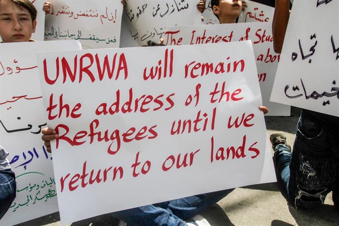Archivo - Protestas de palestinos en apoyo a la Agencia de Naciones Unidas para los Refugiados de Palestina en Oriente Próximo (UNRWA)