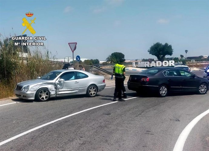 Imagen del accidente de tráfico en el que el conductor, presuntamente, desapareció del lugar y después trató de evadir su responsabilidad y estafar al seguro