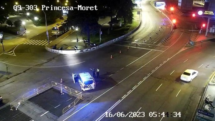 Cortada parte de la calle Princesa por trabajos en rejillas de ventilación del intercambiador de Transportes de Moncloa