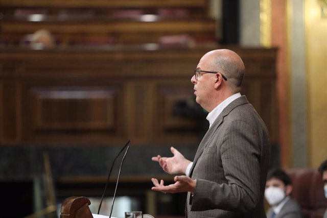 Archivo - El diputado del PSOE por Barcelona, José Zaragoza Alonso interviene durante una sesión plenaria en el Congreso de los Diputados, en Madrid (España), a 2 de febrero de 2021.