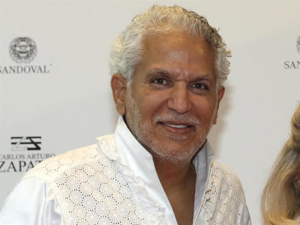 Carlos Arturo Zapata durante la presentación de su nueva colección 'Fashion Art To Wear'