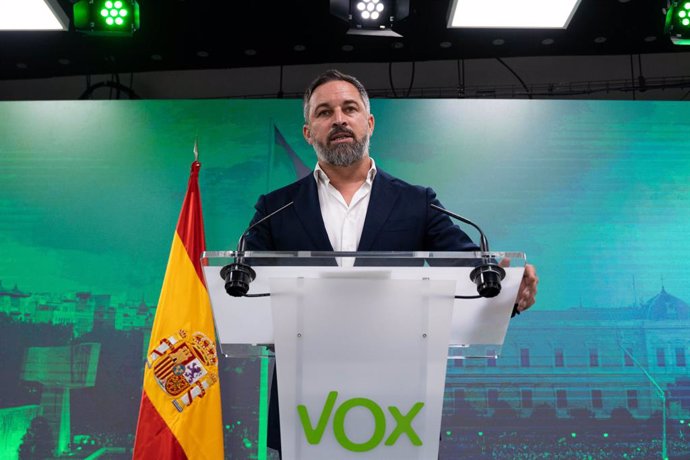 El líder de VOX, Santiago Abascal, durante una rueda de prensa en la sede de su partido, a 5 de junio de 2023, en Madrid (España). Durante la rueda de prensa, Abascal ha hablado sobre la oferta del presidente del gobierno a Feijóo de debatir antes de la