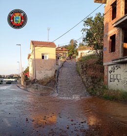 Ocho casas de Peñacastillo no tienen agua desde anoche por la rotura de una tubería