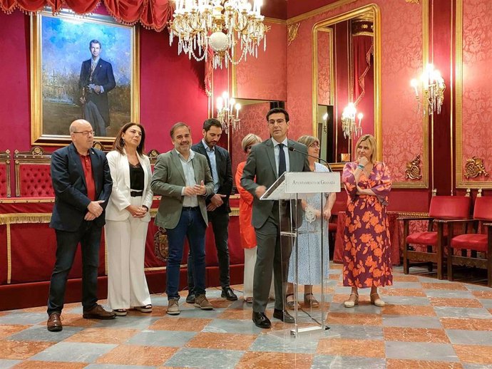 Francisco Cuenca ha atendido este viernes a los medios con su equipo en el Ayuntamiento de Granada