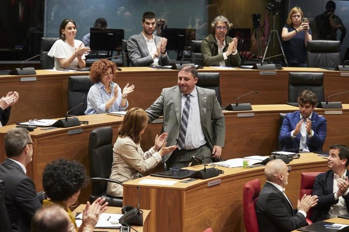 Unai Hualde, de Geroa Bai, reelegido presidente del Parlamento de Navarra.