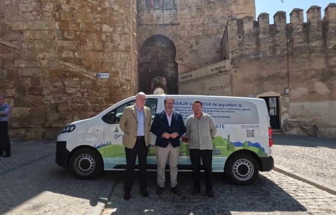 La Oficina Móvil de Asaja, en Carmona.