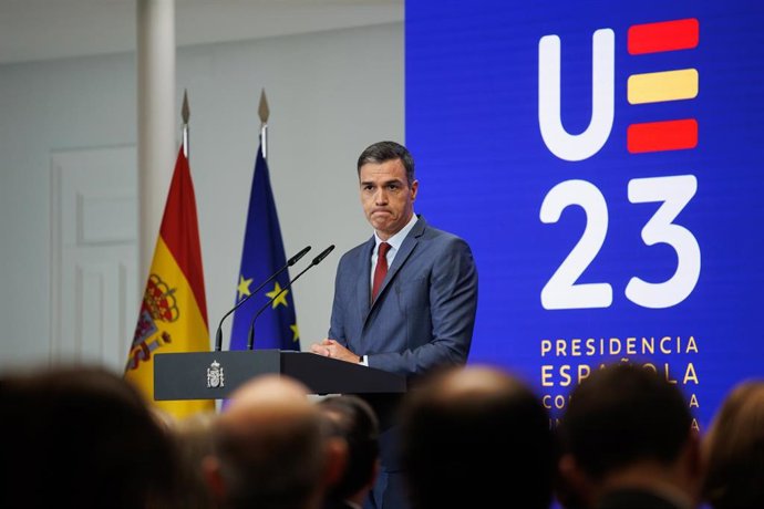 El presidente del Gobierno, Pedro Sánchez, durante la presentación de las prioridades de la Presidencia española del Consejo de la UE, este jueves en el Palacio de la Moncloa